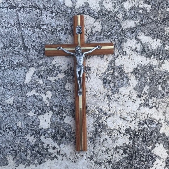 Religion wall inri wood cross with Jesus figure - Picture 2 of 7